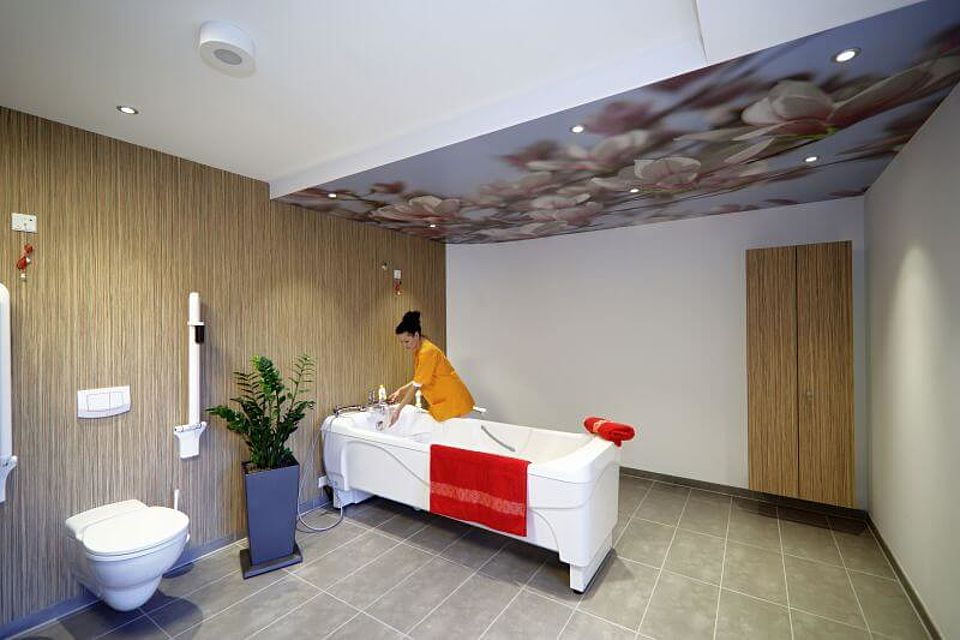 DRK-Seniorenzentrum Neuler Badezimmer