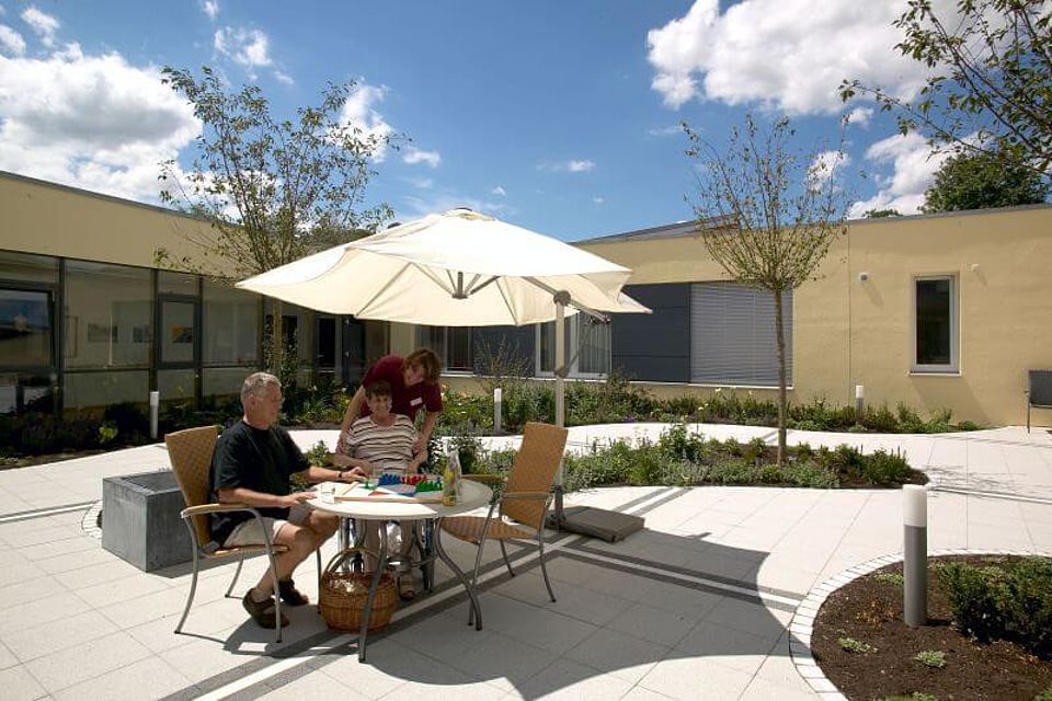 DRK-Seniorenzentrum Hüttlingen Innenhof