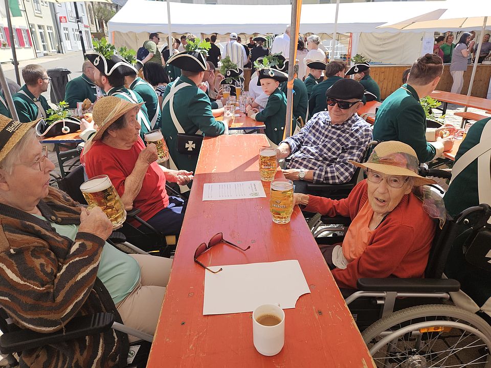 DRK-Einrichtung Lauchheim zu Besuch beim Stadtfest