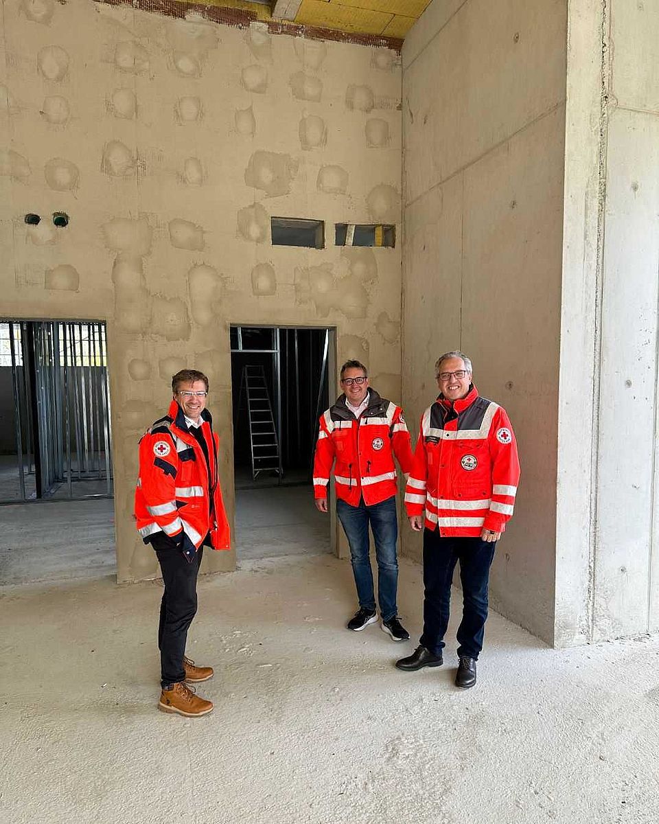Richtfest Rettungszentrum Oberkochen DRK besichtigt Baustelle